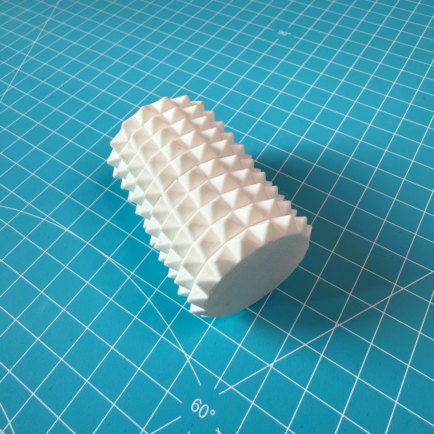 Geometric Spike Roller